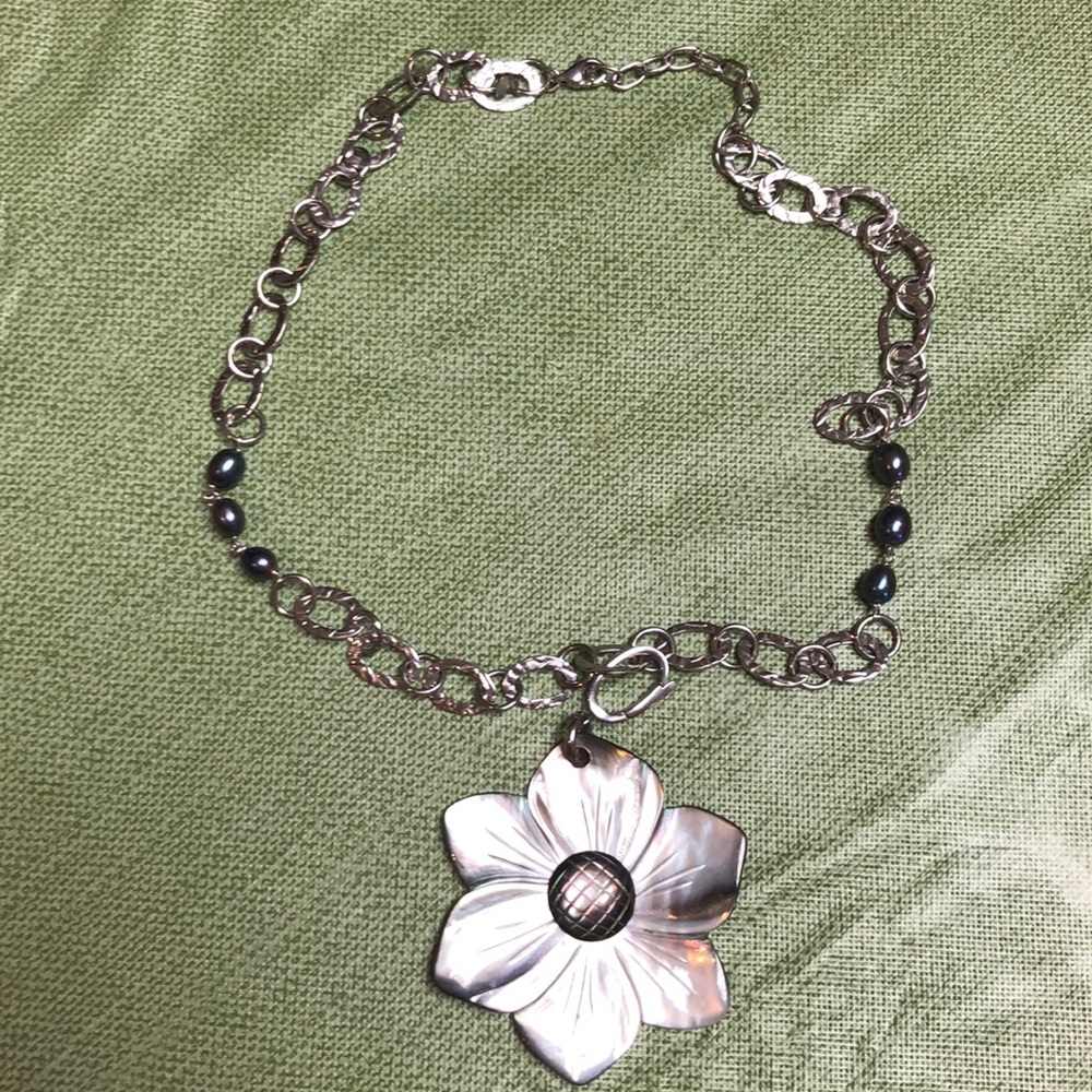 Silver and bead necklace with detachable flower